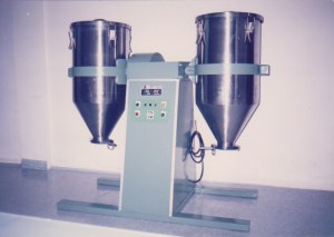 เครื่องผสมเม็ดพลาสติก